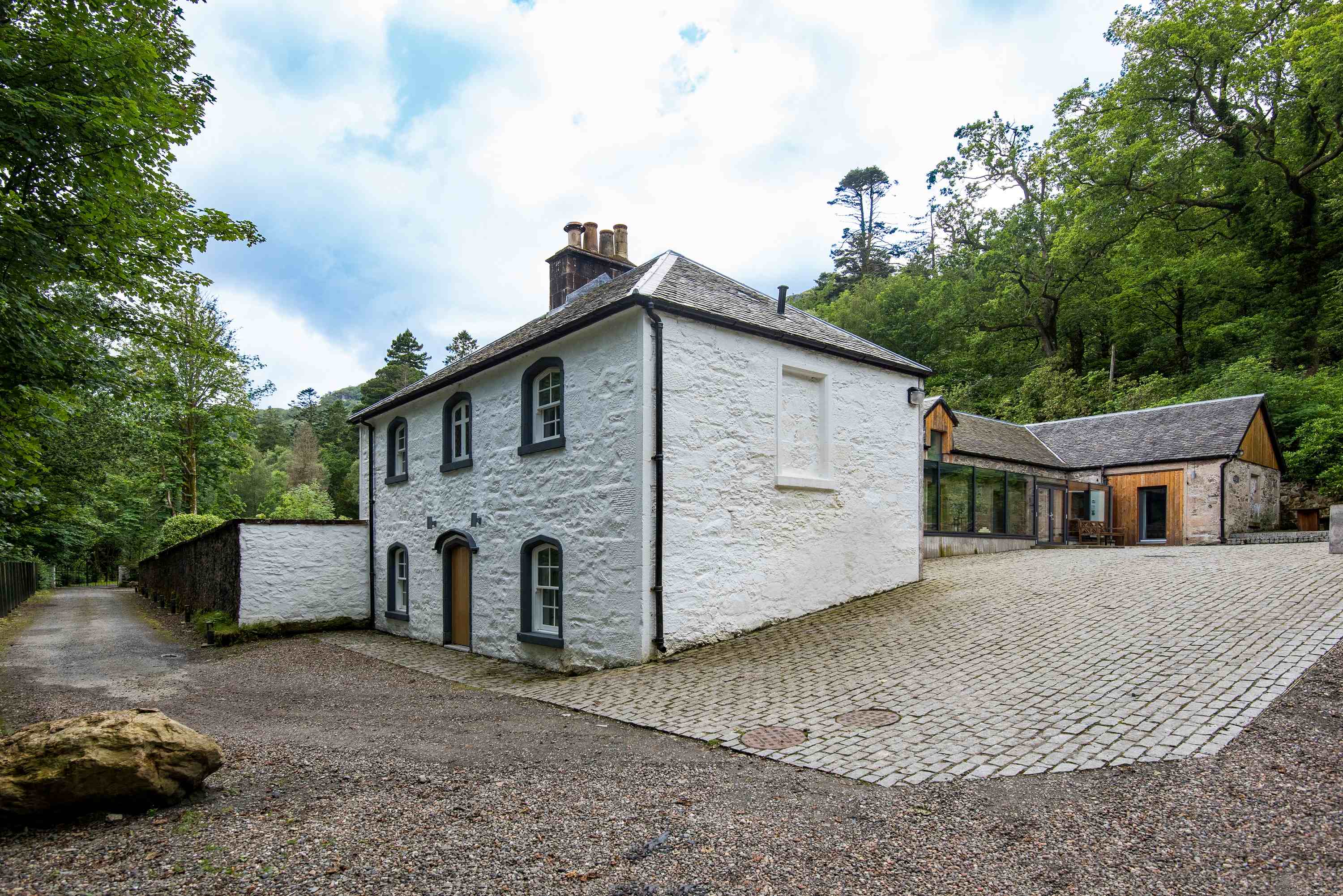 Stuckdarach exterior, Scotland, The Lowlands