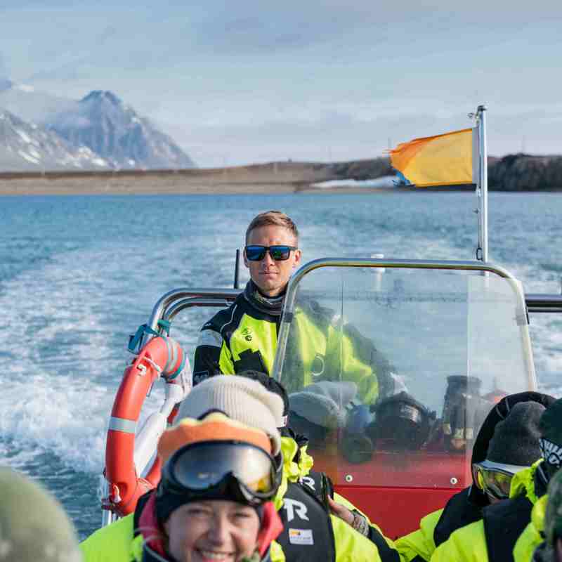 Basecamp Explorer Spitsbergen Isfjord Radio Adventure Hotel Svalbard Rib Boat Polarcirkel 05